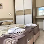 In Apolon 公寓 索佐波尔