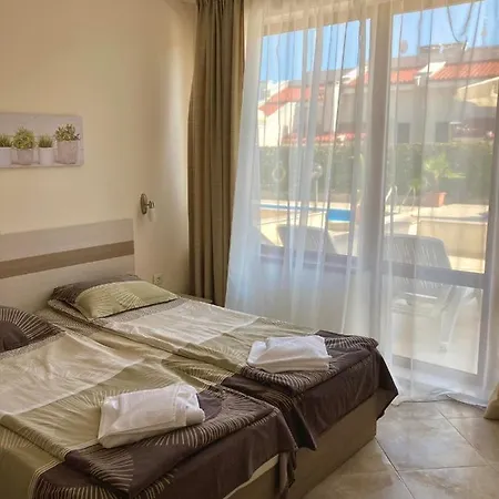 In Apolon Sozopol