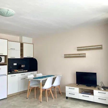 Apartment In Apolon