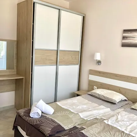 Apartment In Apolon *