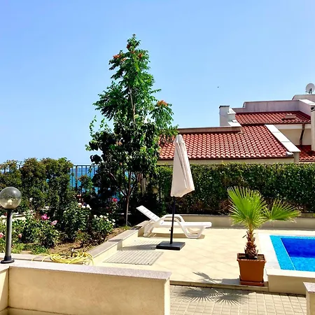 In Apolon Sozopol